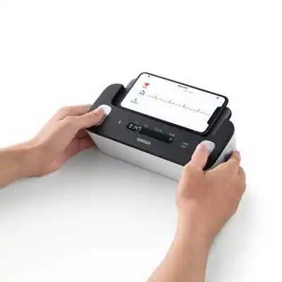 OMRON Misuratore Pressione con ECG | Farma di Fiducia