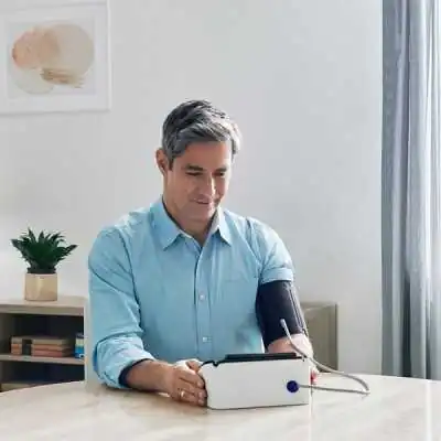 OMRON Misuratore Pressione con ECG | Farma di Fiducia