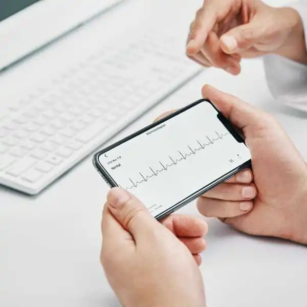 OMRON Misuratore Pressione con ECG | Farma di Fiducia